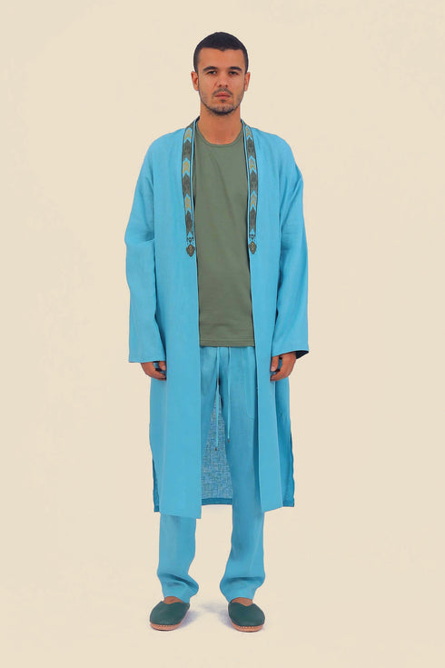 Embroidered coat in line with pockets